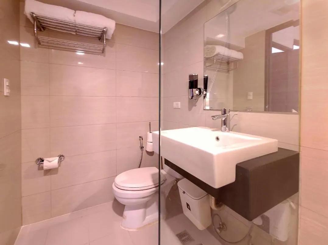 Apartment Spacious Family Sleeper Bgc & 84Inch Cinema Manila